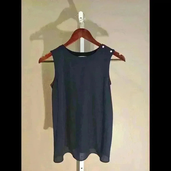 Elegant Navy Blue Sleeveless Blouse with Button Detail - Picture 1 of 5
